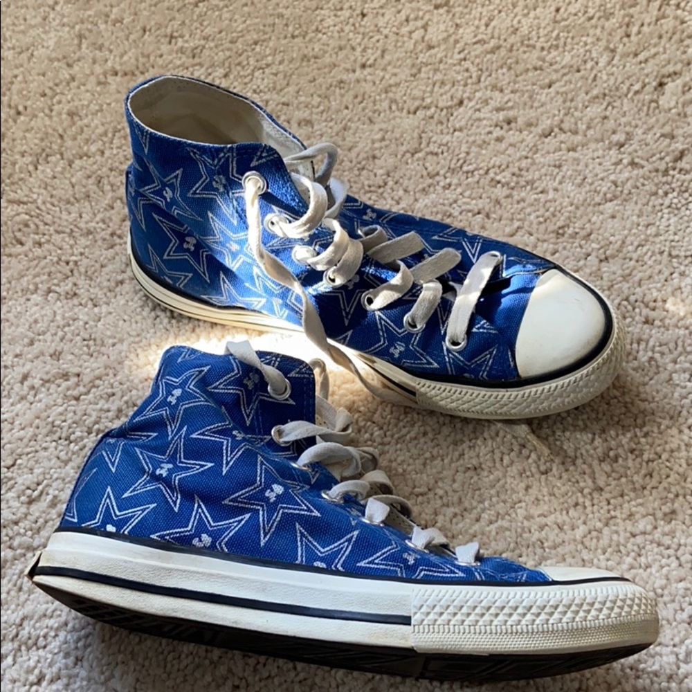 Blue high-neck sneakers